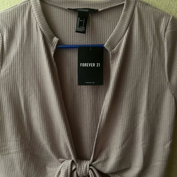 Crop top - Picture 4 of 8